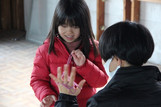  
 
子供にとっては 
 
 
退屈な時間ですよね 
 
 
設計の山本さんが 
 
 
お子様と仲良く遊んでいました 
 
 
 
 
 
家づくりにおいて 
 
 
この時間も大切だと 
 
 
私は考えています 
 
 
&nbsp;