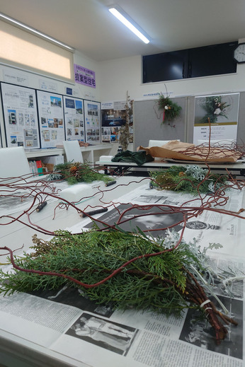 クリスマスリースのワークショップを開催しました