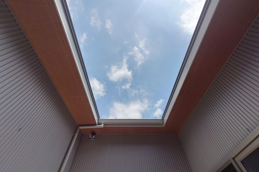 子どもが巣立った後に建てた、夫婦二人で心地よく暮らす中庭のある平屋