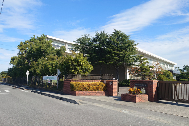 安城西部小学校・・・徒歩約15分（約1.2km）