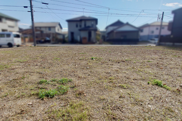 現地写真│南東道路で日当たりをしっかりかくほできます